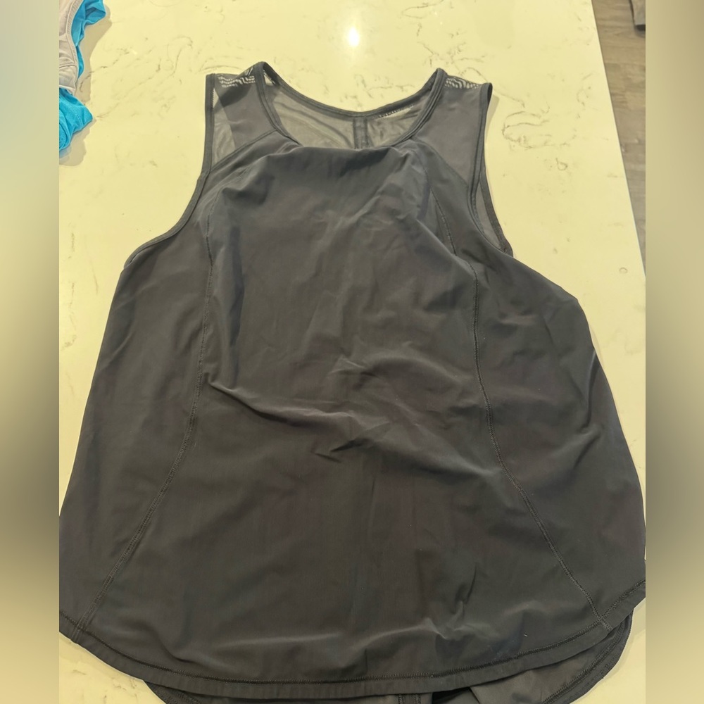 Black sculpt tank
